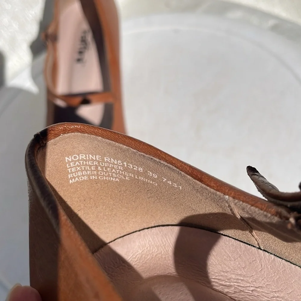 Umberto Raffini Norine Caramel Mary Janes Pump Sz 39/8